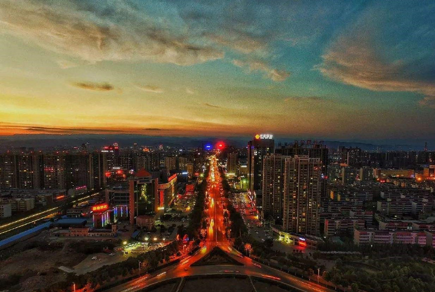 新乡 vs 南阳夜景视频直播,两座河南城市的夜色对决,谁更值得你蹲守? 新乡 vs 南阳夜景视频直播,两座河南城市的夜色对决,谁更值得你蹲守?